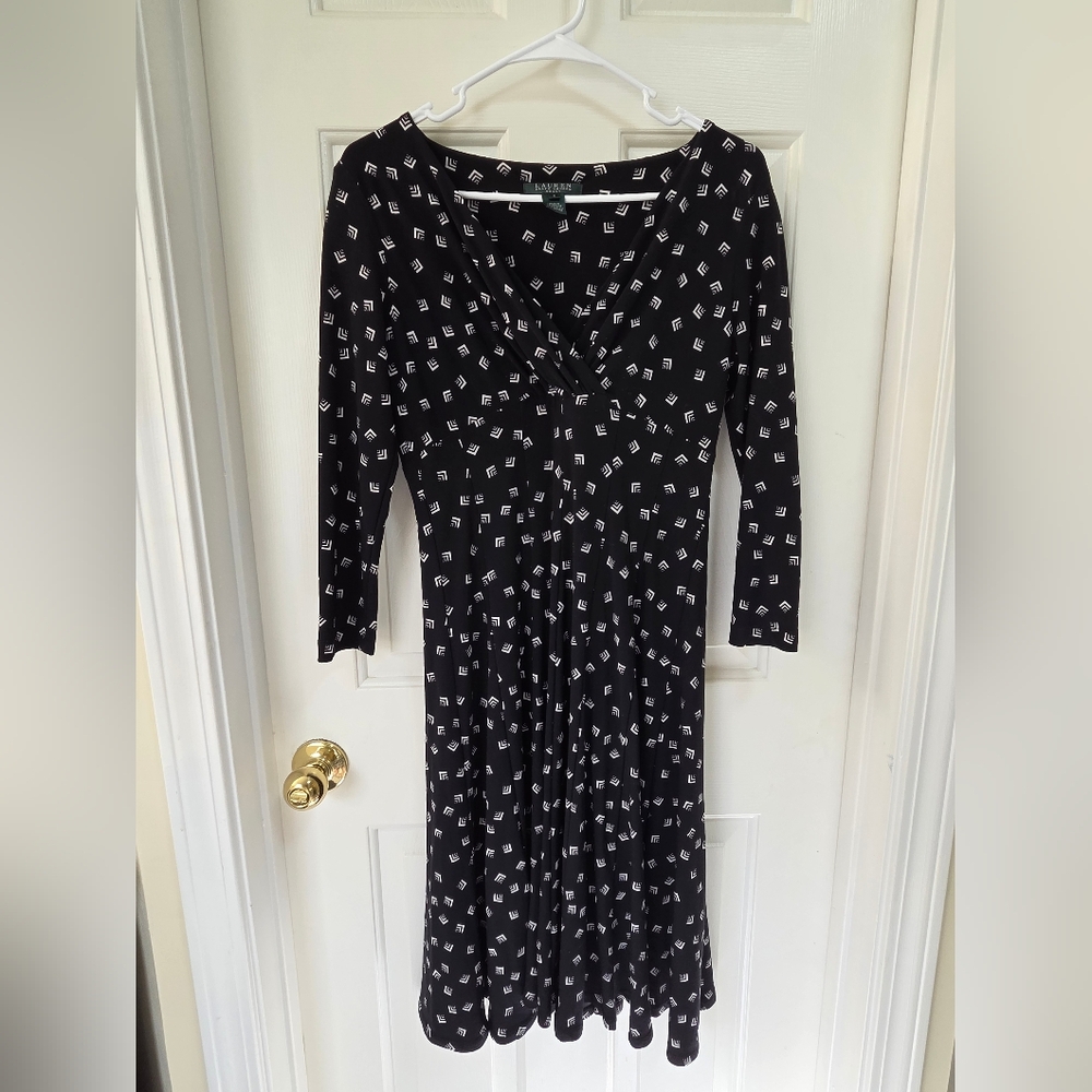 Ralph Lauren Dress Size 4 Black White Vneck Fit N Flare